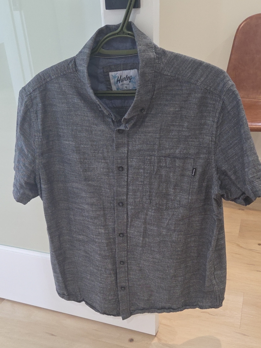 Hurley Men's Casual Short-Sleeve Button-Down Shirt — Gray